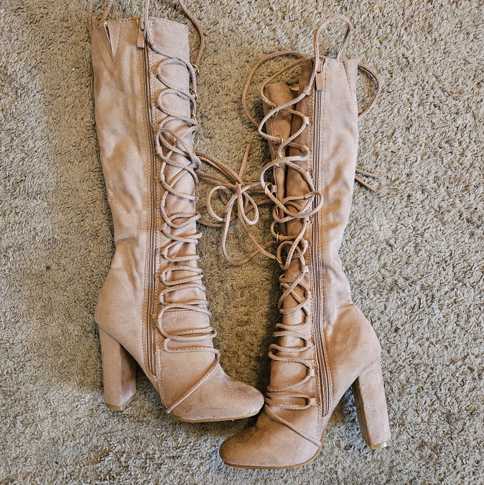 Square Toe Tie up Boots